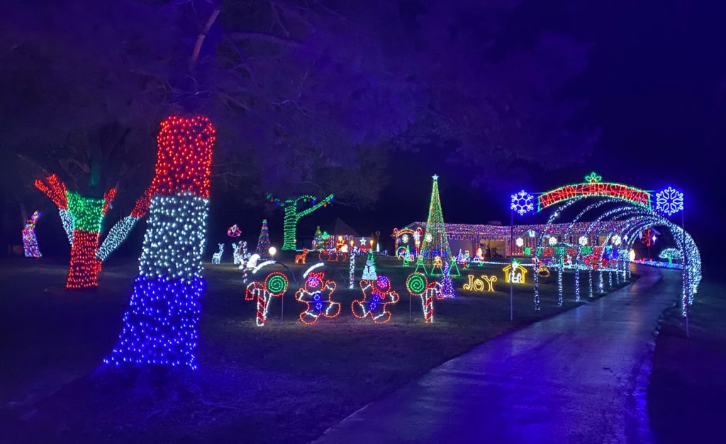 7 Neighborhood Christmas Light Parade Ideas - Family Fun📍Cincinnati